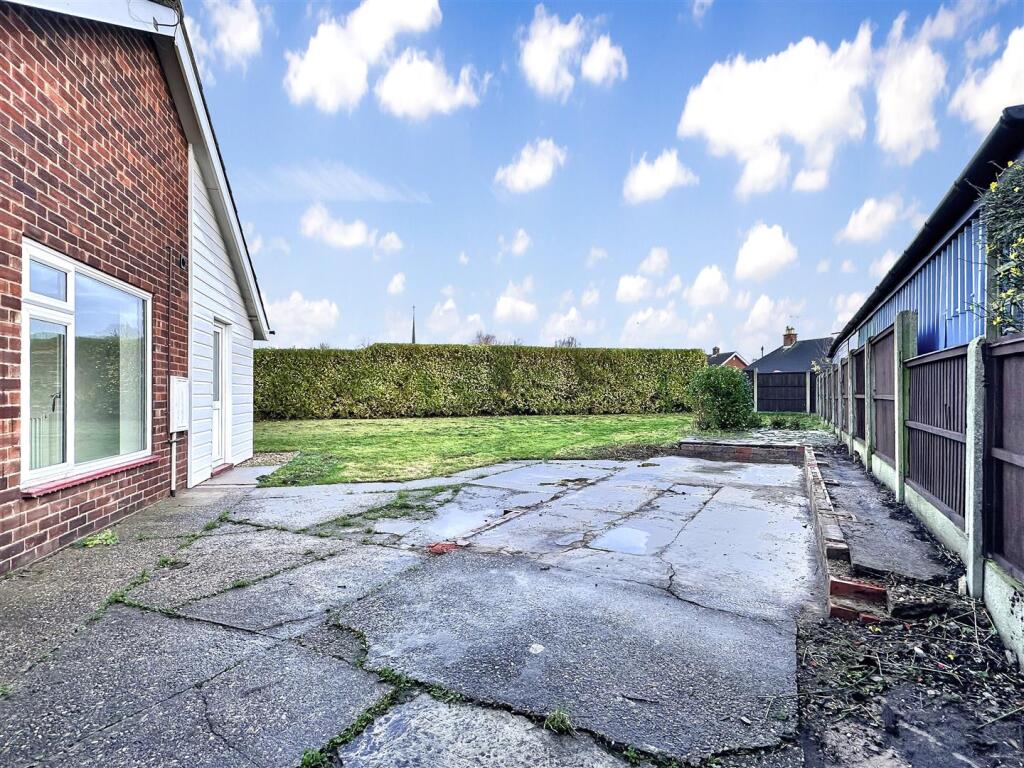 Sizeable Garden 262