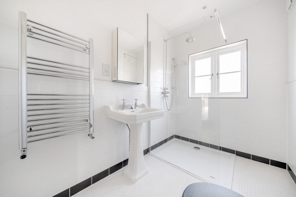 1336951-7-689ef9f...