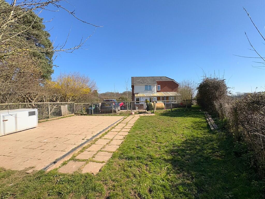 Side garden to ex...