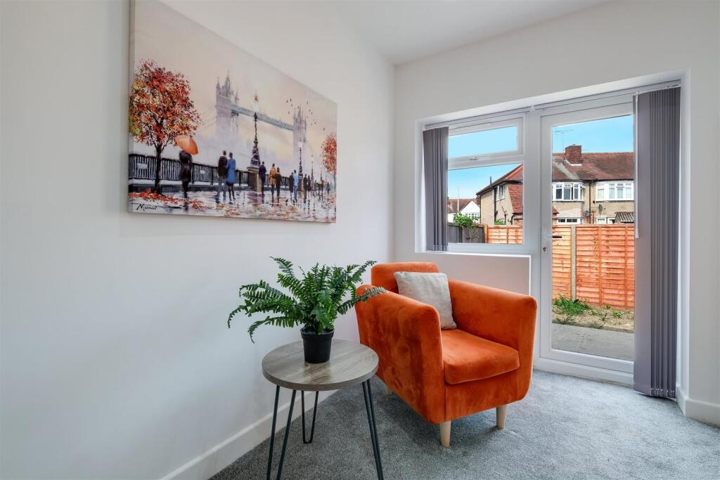 360 TW3 Ellerdine Rd 207-B-18.jpg