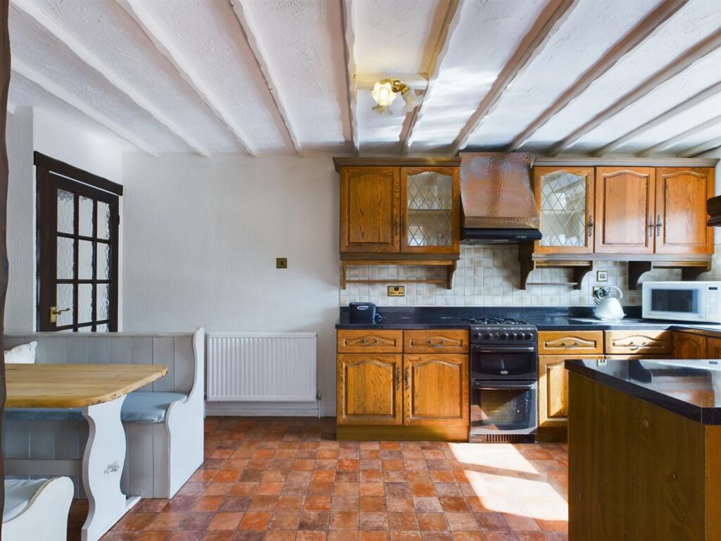 CAM02386G0-PR0089-STILL012