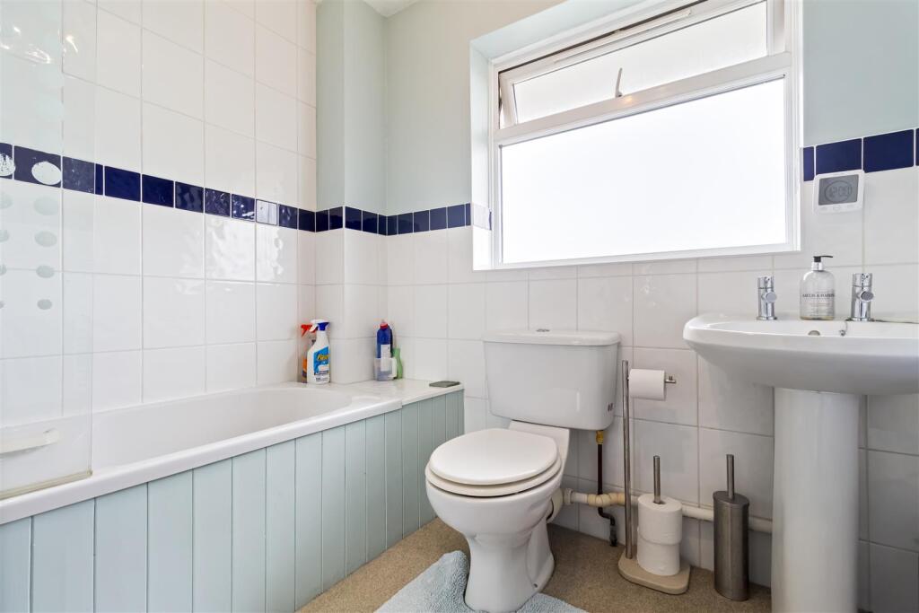3 Redhouse, Ashacre_001.JPG