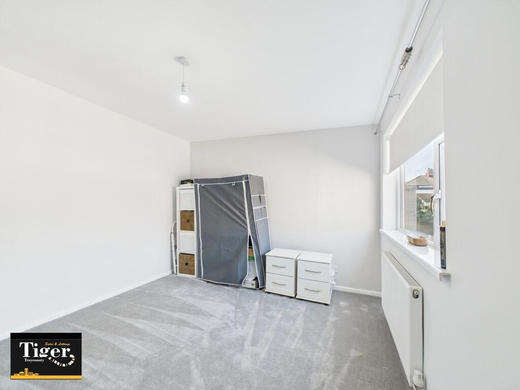 CAM02176G0-PR0523...