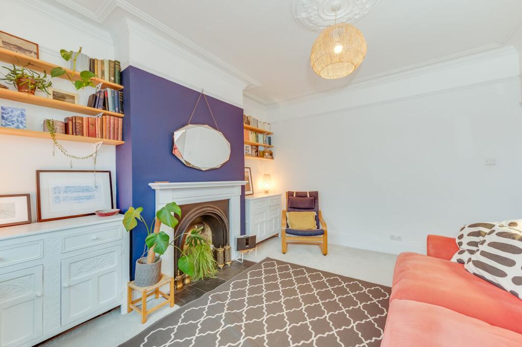 KITCHEN, DINER AND LIVING ROOM