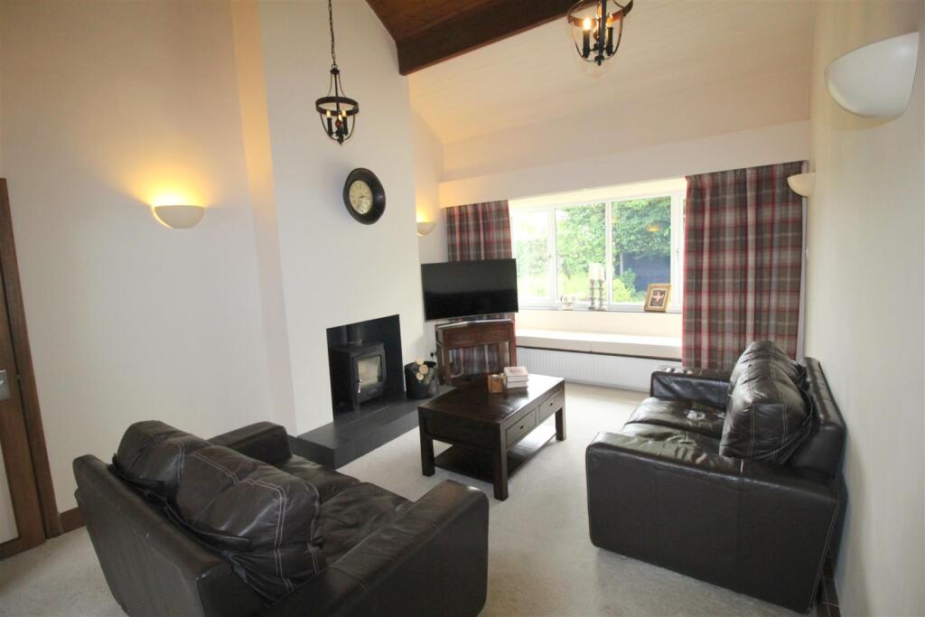 Fieldway, 4 Reception Room Two 1.JPG