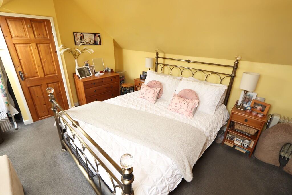 rose ave loft roo...