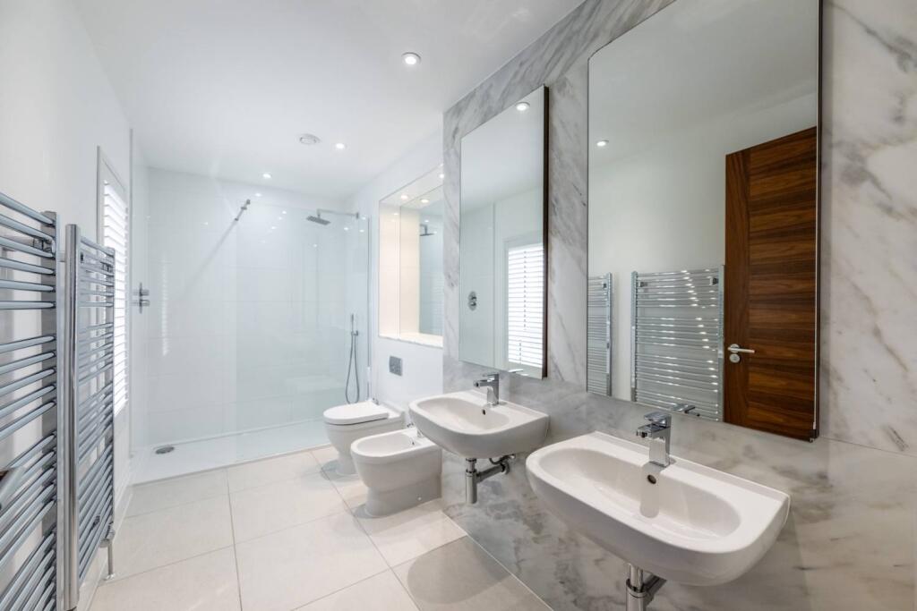 bedroom 4 ensuite