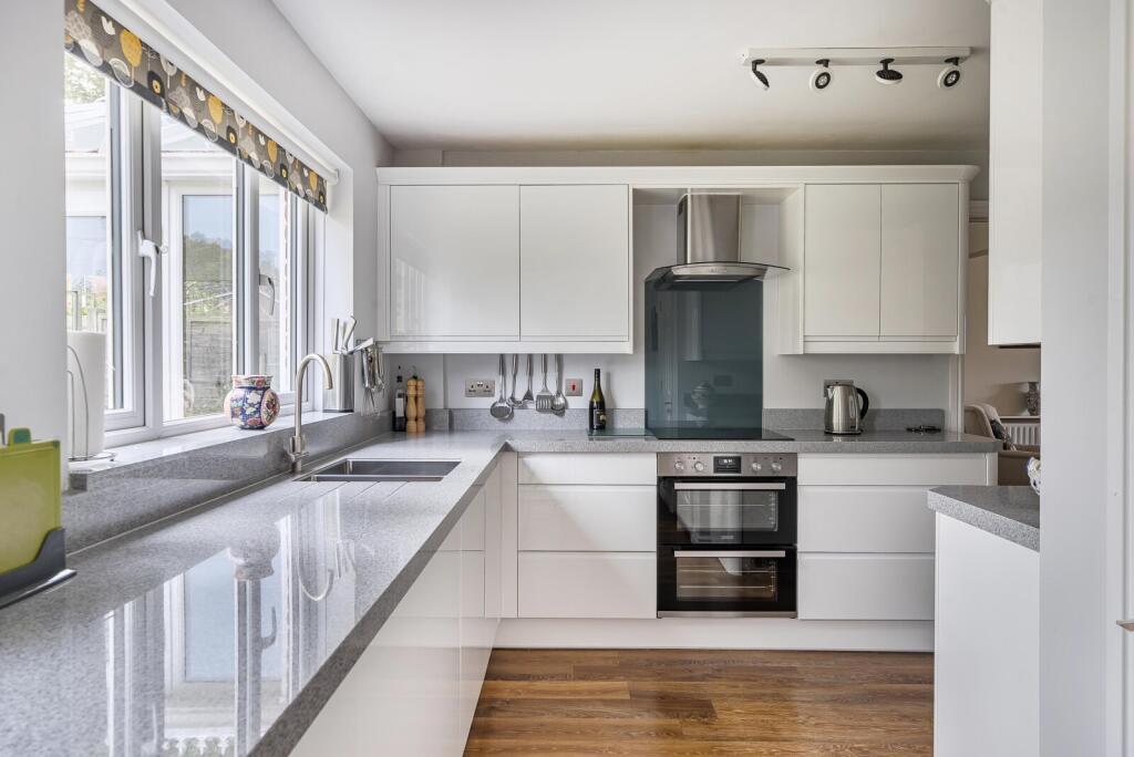 1370665-15-68f10f...