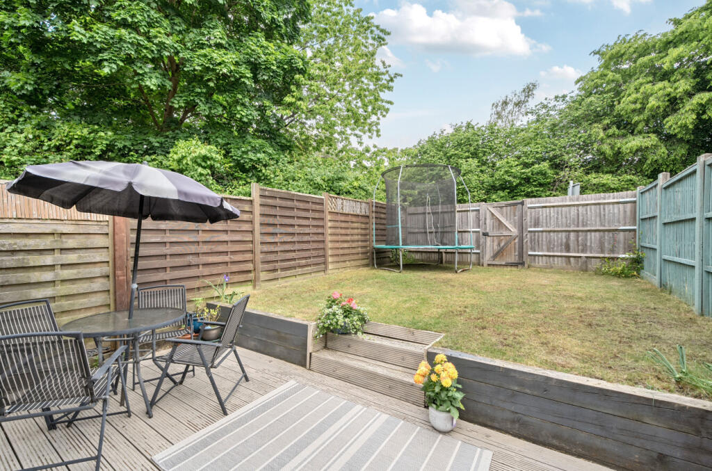 1294603-7-682af4a...