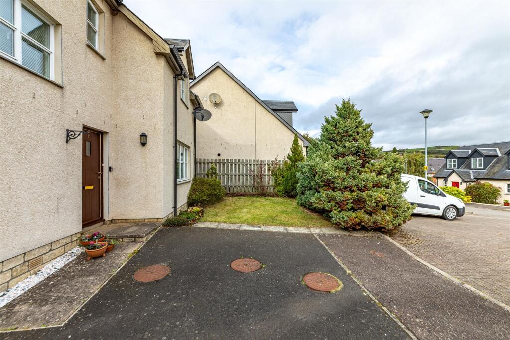 2 Waverley Gardens Darnick 05.JPG