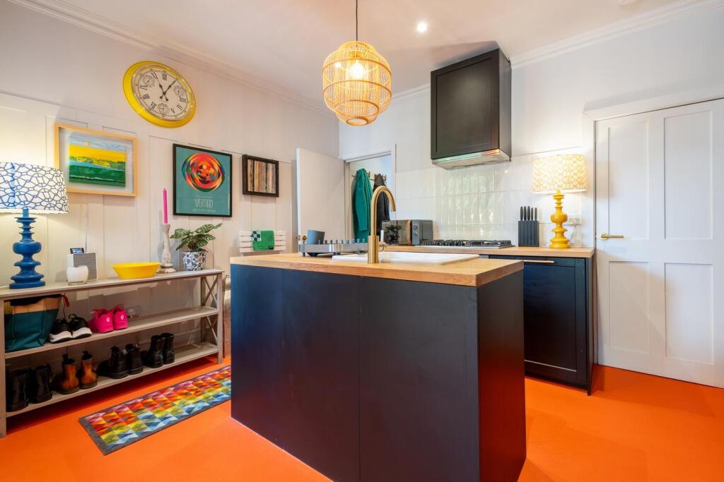 73 Queens Road-12.JPG