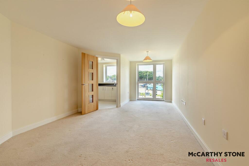 Living Room:
