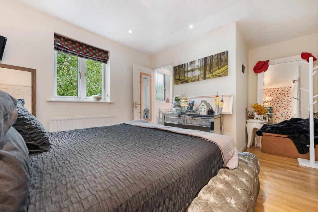 58 Threadfold Way HDR-17.jpg