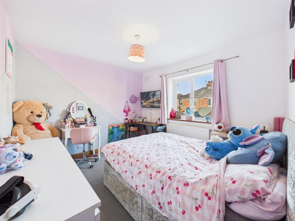 Bedroom: