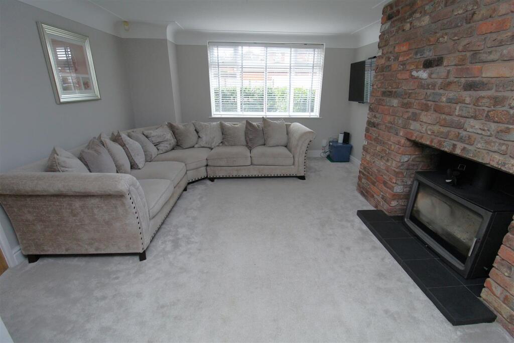 Lounge1.JPG