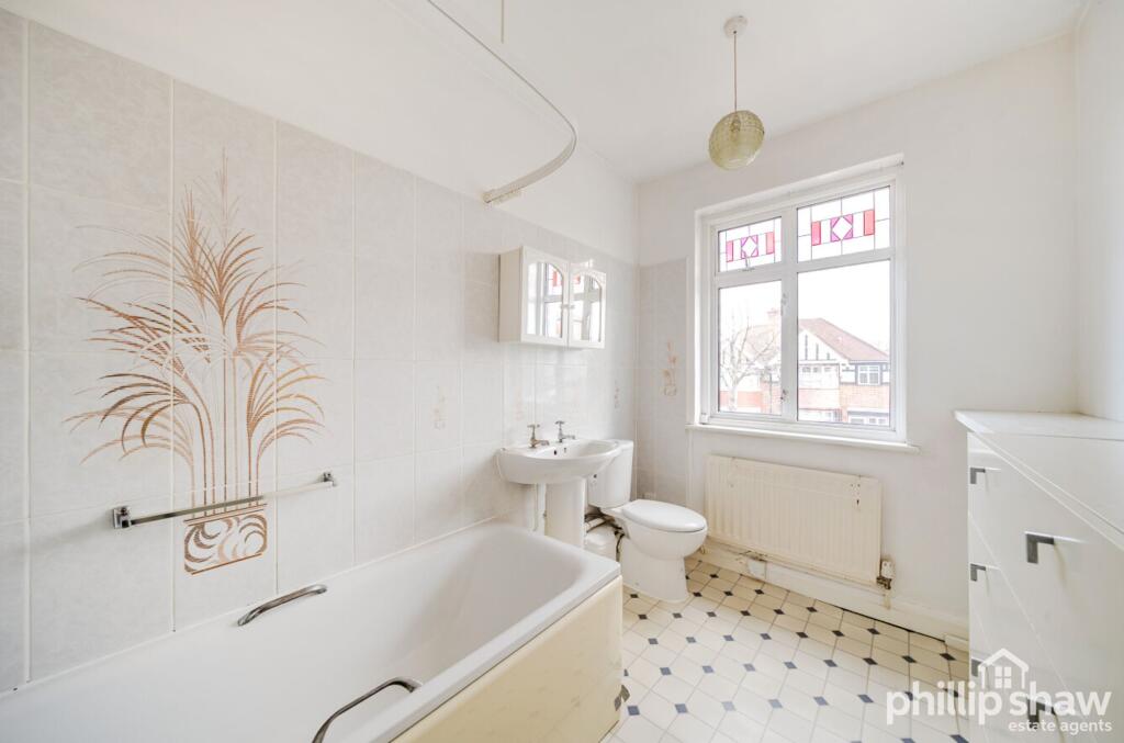 Lapstone Gardens, Harrow, HA3