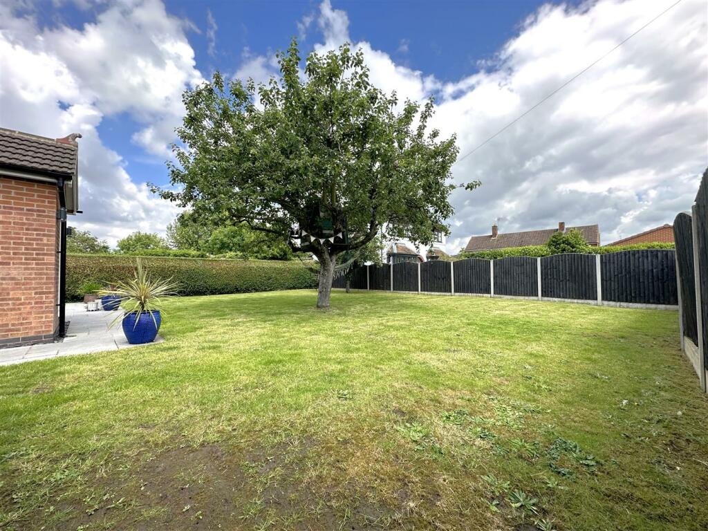 Private Rear Garden 823