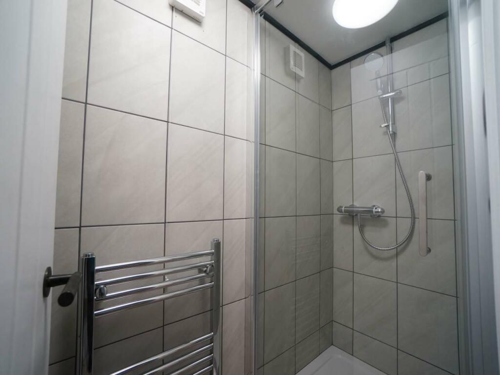 Shower Room.JPG