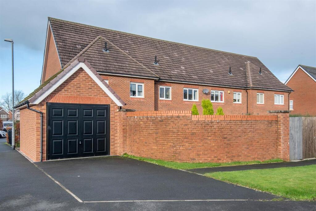 Garage/Parking