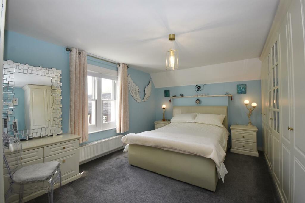 Bedroom 1.JPG