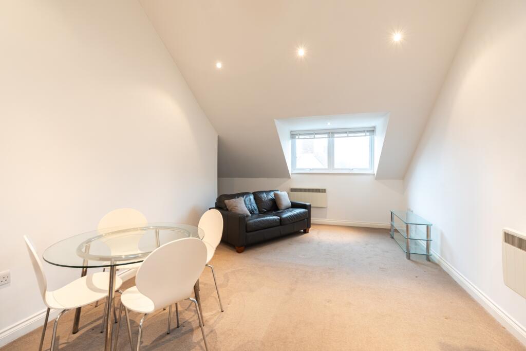 Flat 5 100 Crescent Road-01296