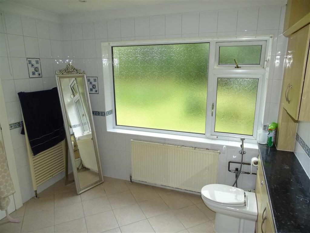 Ensuite Shower Room B