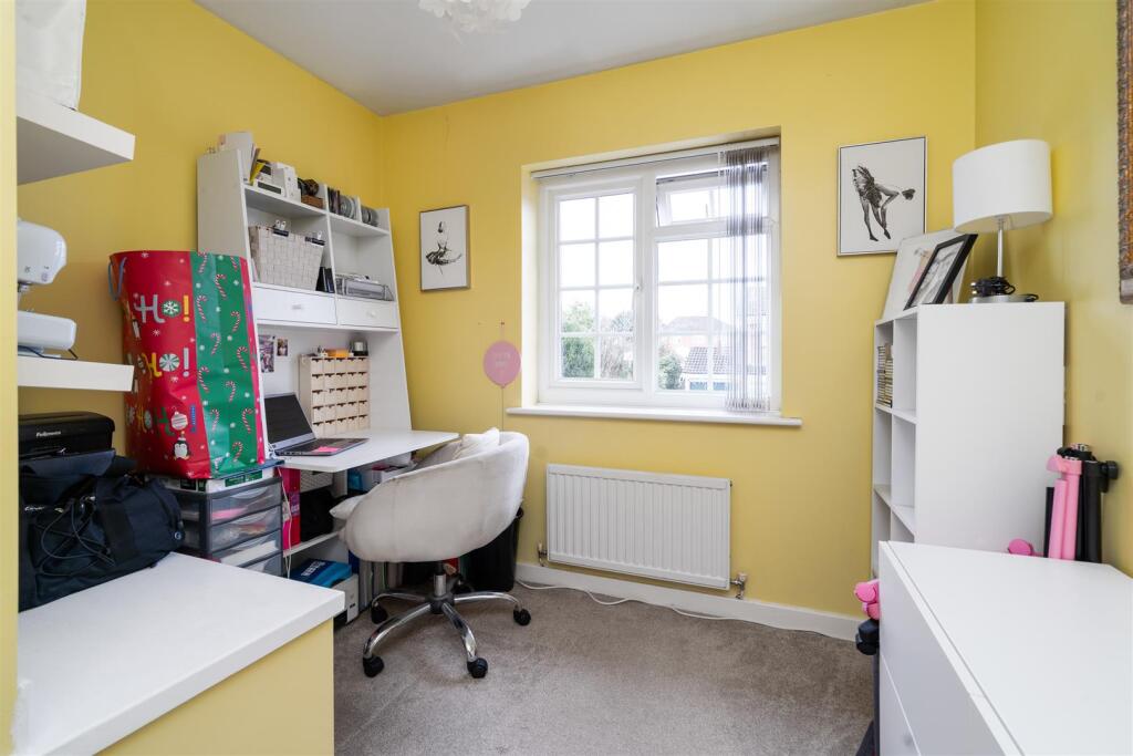 2 Nichols Close_10.jpg