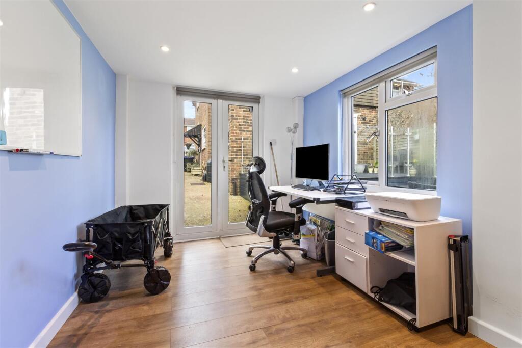 Greenoaks 30-022.JPG