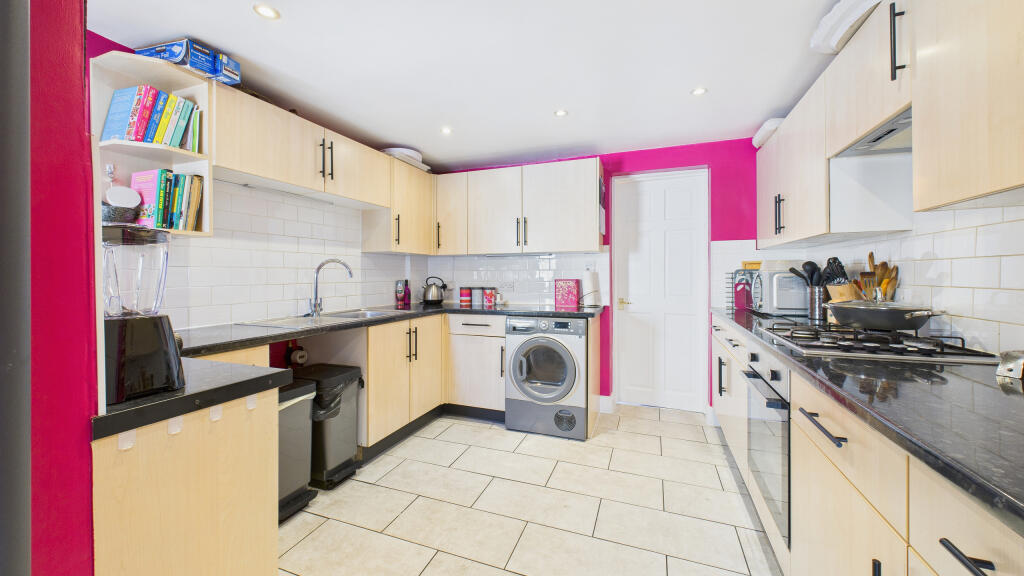 CAM04968G0-PR0072-STILL011