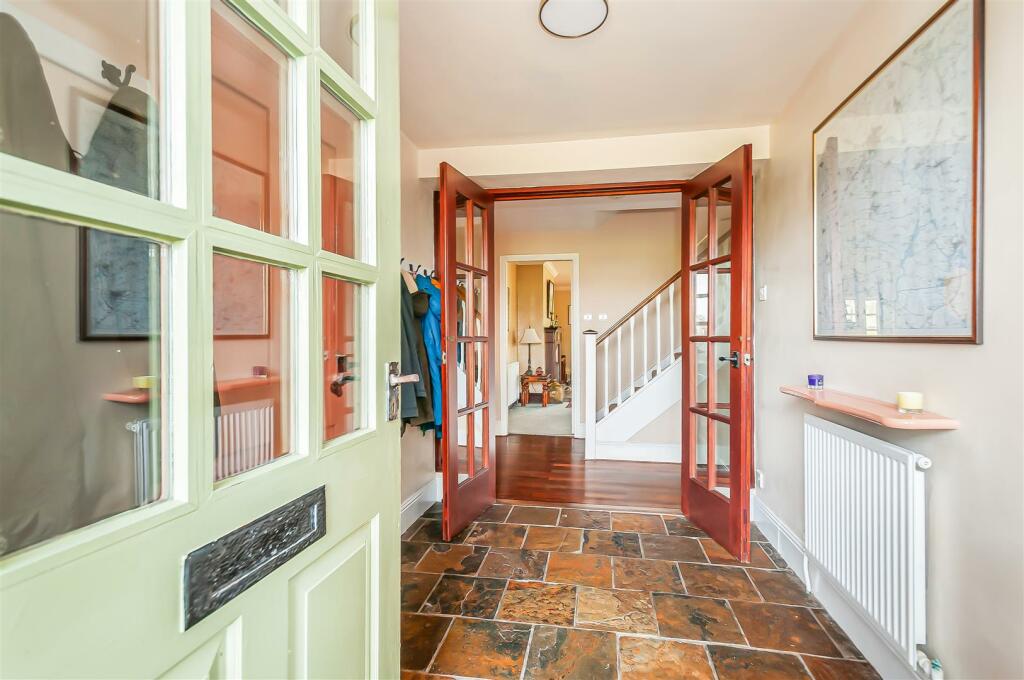 ENTRANCE VESTIBULE