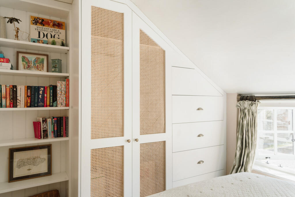 276866 - VILLAGE-STREET-PETERSFIELD-045.jpg