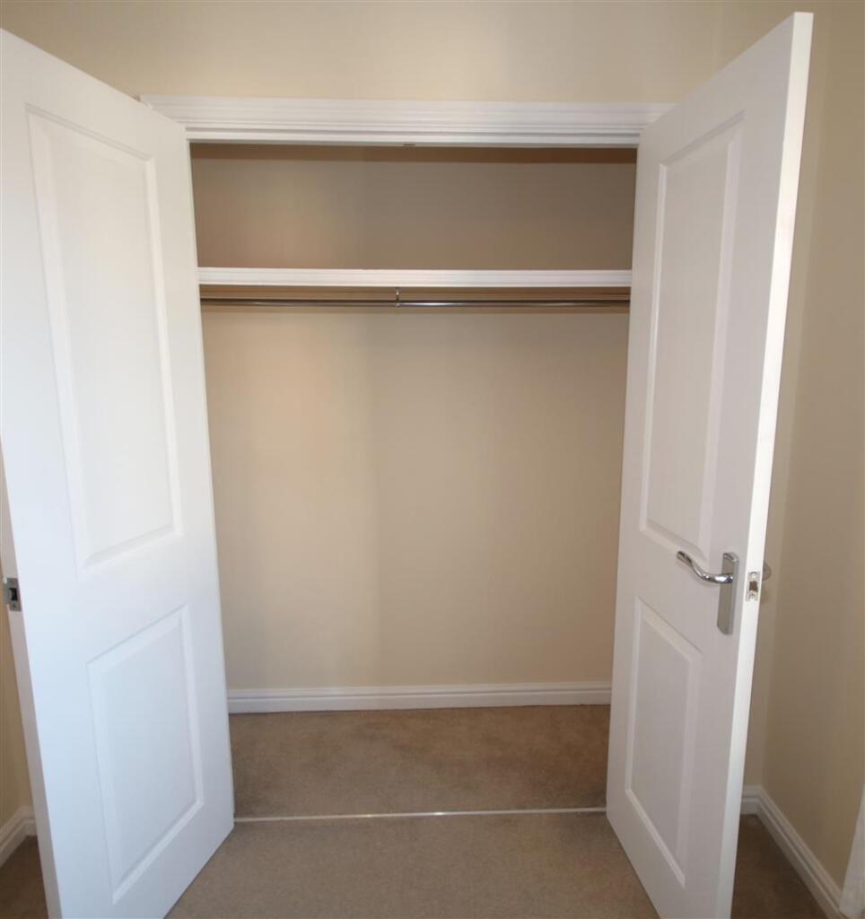 Bedroom 2 wardrobe.JPG