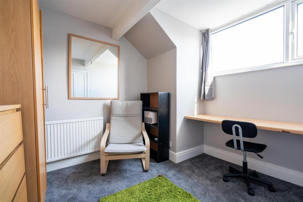 Bedroom 4's Study_.jpg
