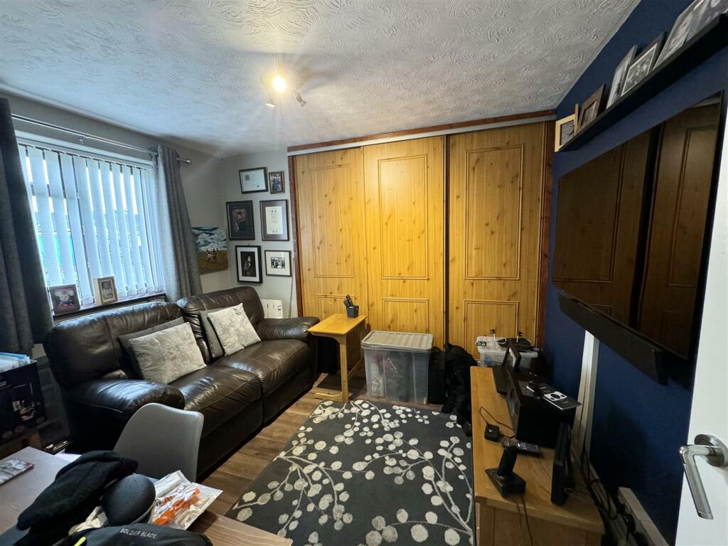 Front Lounge/Study