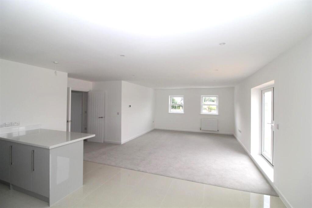 Open Plan Living/Kitchen Area