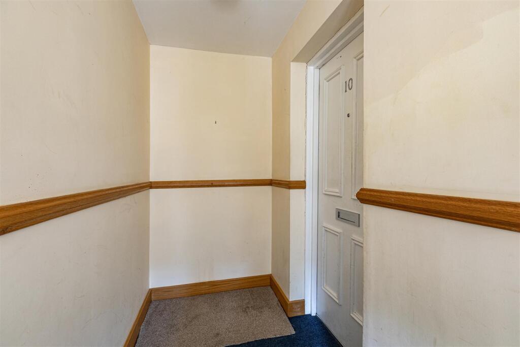 10 Thistle Court Galashiels 09.JPG