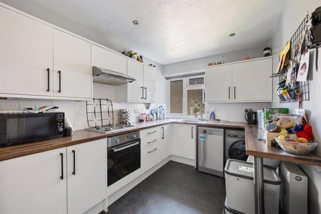 Benfield Court 9 KITCHEN.jpeg