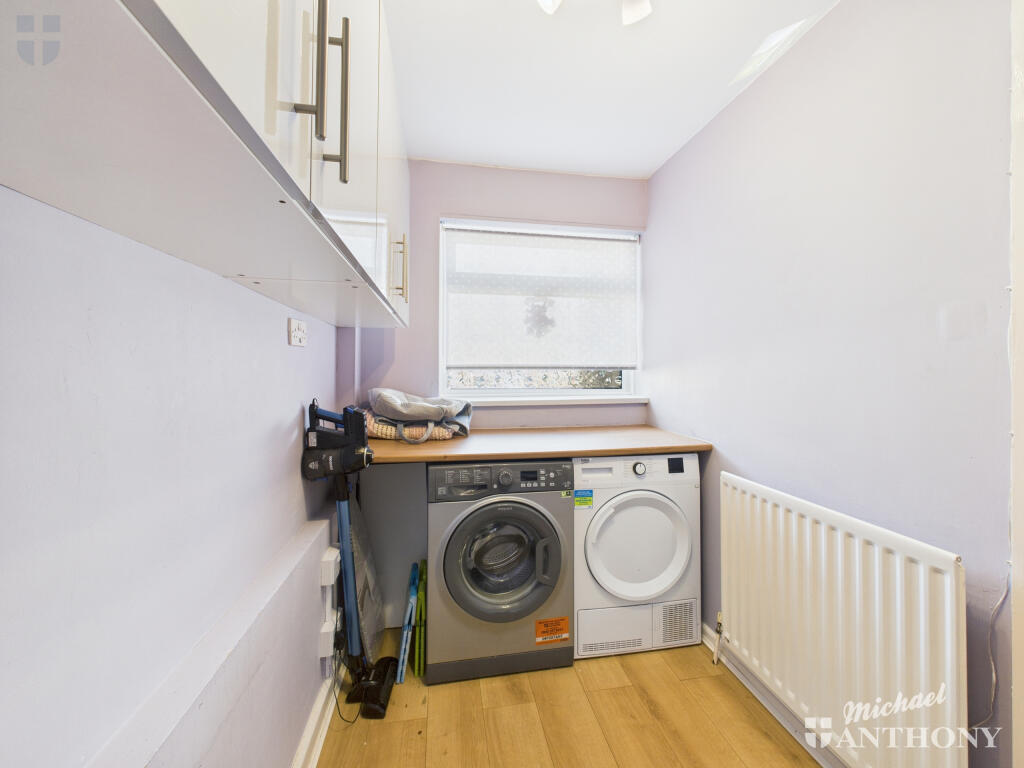 CAM03852G0-PR0433-STILL008