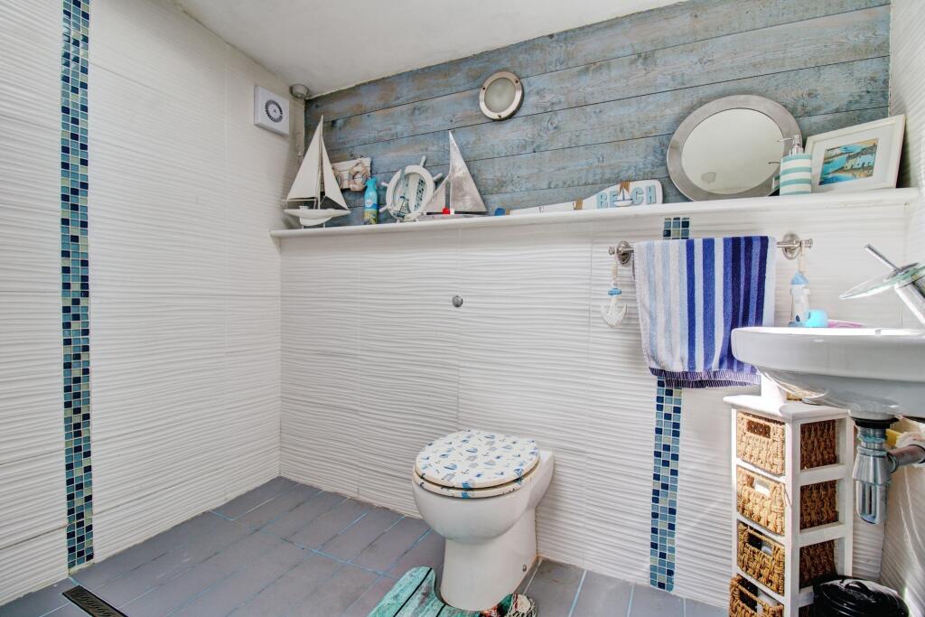 24 - Wet Room (Lower Ground Floor)