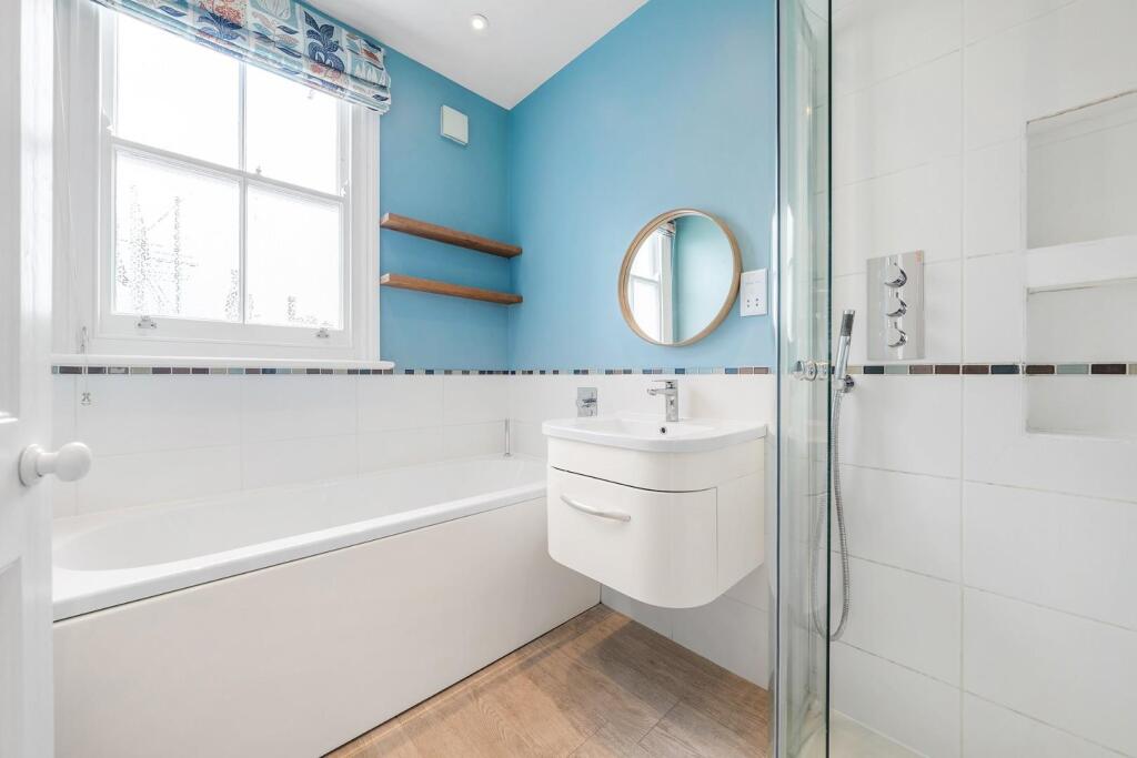 Bathroom.JPG