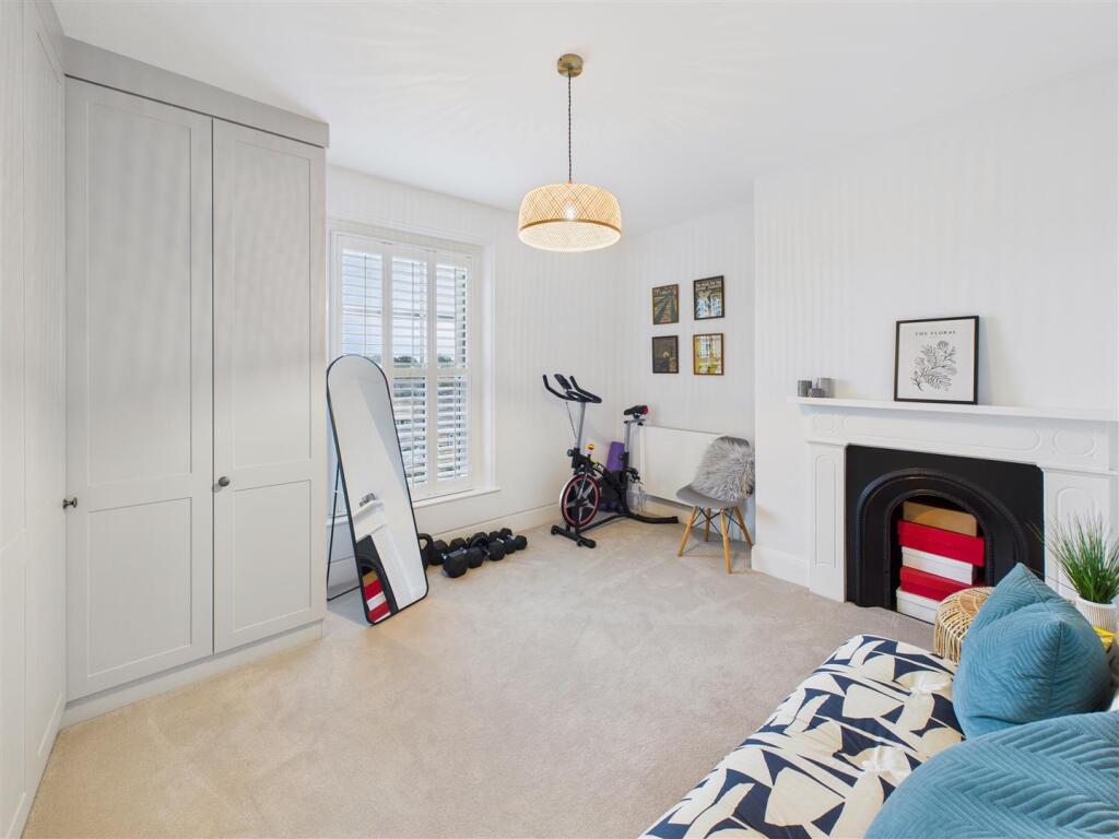 Dressing Room/Bedroom 4