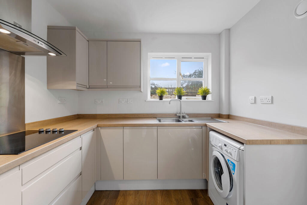 18 Gresford Avenu...