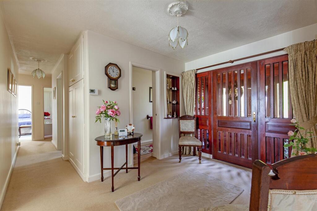 Entrance Hall-1.jpg