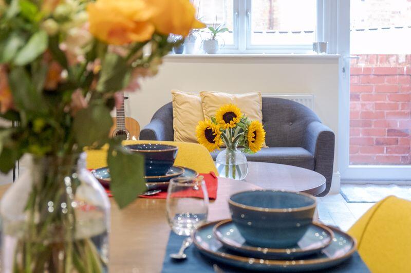 Kitchen/ Breakfast Room