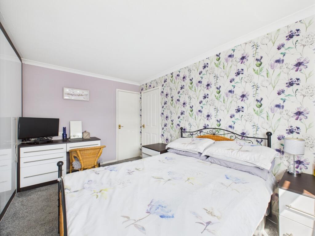 CAM03729G0-PR0064-STILL040