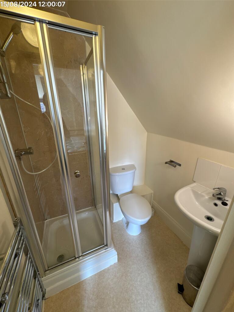 Flat2Upper58AlmaRoad-Ensuite5-13882322-49-0