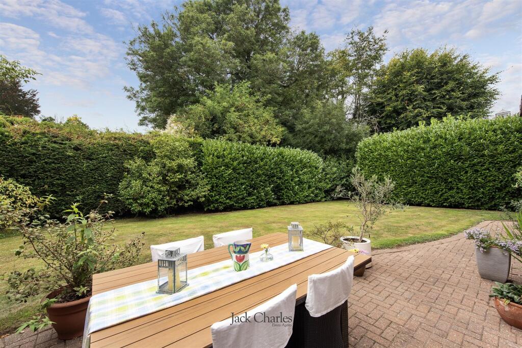 44 The Haydens, TN9 1NS 024.jpg