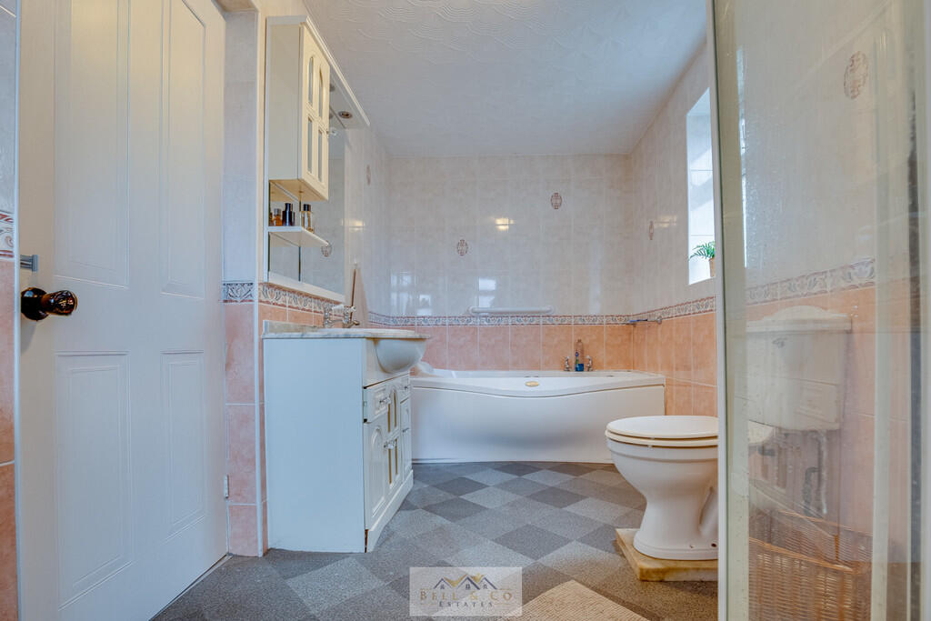 Bathroom 1.2