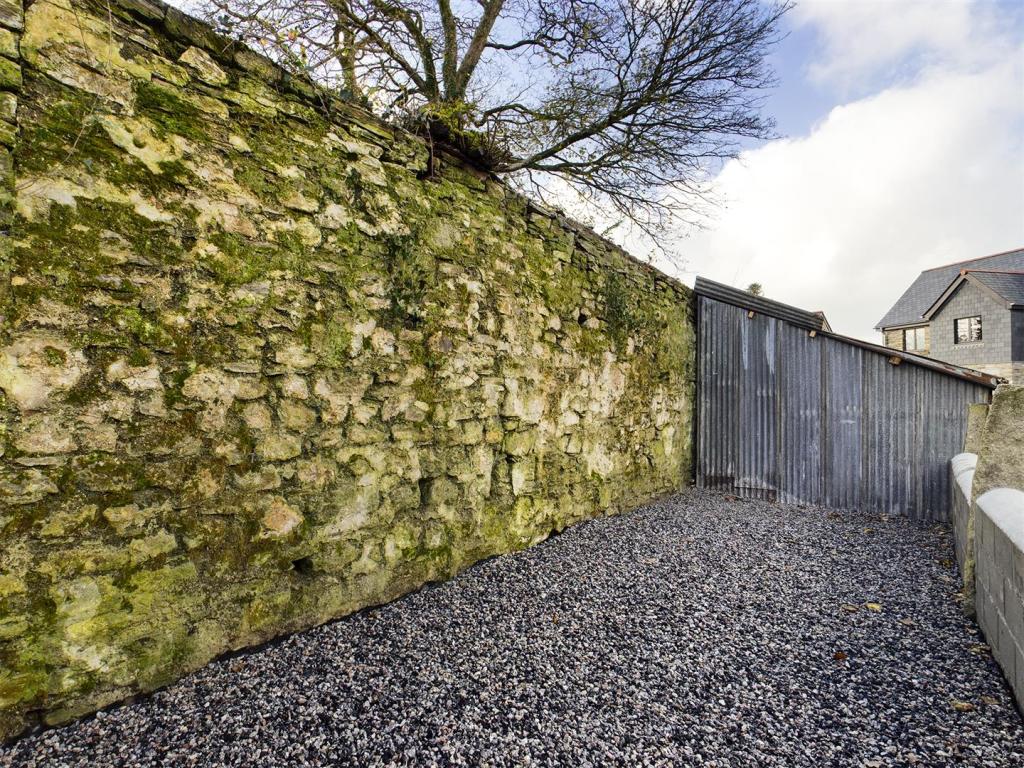 Courtyard Garden &amp; Storage