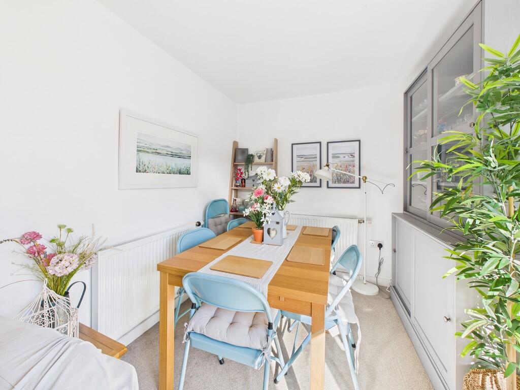 CAM02854G0-PR0447...